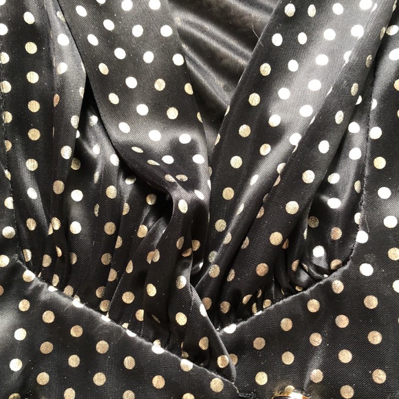 VINTAGE 80's Shiny Black & Gold Dots Plunge V Neck Button Front Blouse Size 6 - Picture 6 of 6